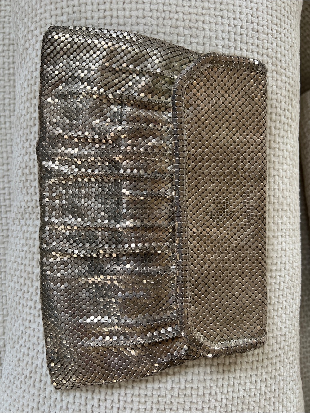 Vintage-Whiting & Davis silver tone clutch